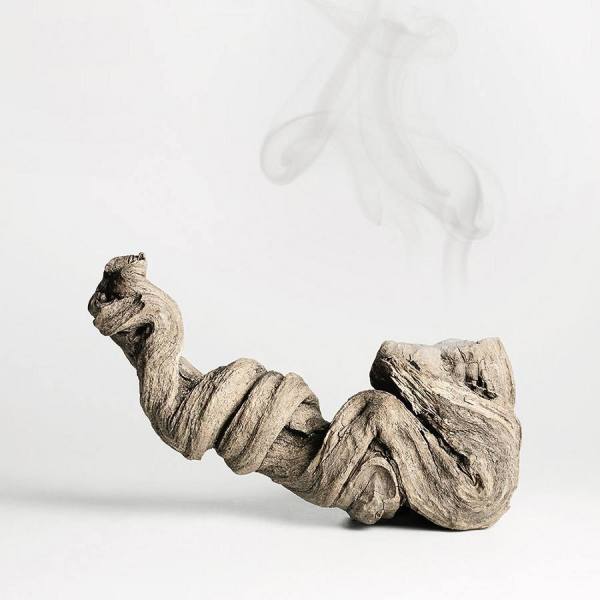 Photograph Gonzalo Puertas Pipe  Belonging To 2012 Calendar on One Eyeland